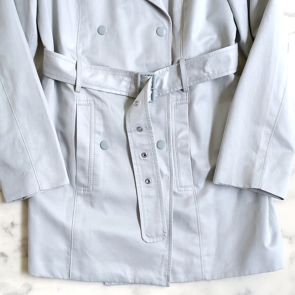 NWT. The Limited Double Breasted Trenchcoat w/full lining, belt and pockets. - Picture 4 of 8